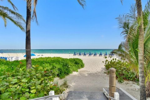 Снять в аренду кондоминиум в Санни-Айлс-Бич, Флорида 1 спальня, 91.97м2, № 1963237 - фото 10