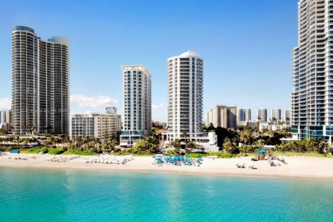 Снять в аренду кондоминиум в Санни-Айлс-Бич, Флорида 1 спальня, 91.97м2, № 1963237 - фото 2