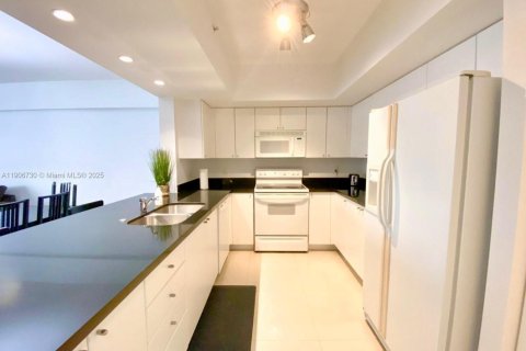 Снять в аренду кондоминиум в Санни-Айлс-Бич, Флорида 1 спальня, 91.97м2, № 1963237 - фото 30