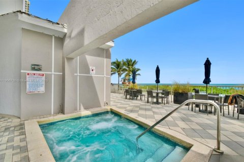 Снять в аренду кондоминиум в Санни-Айлс-Бич, Флорида 1 спальня, 91.97м2, № 1963237 - фото 6