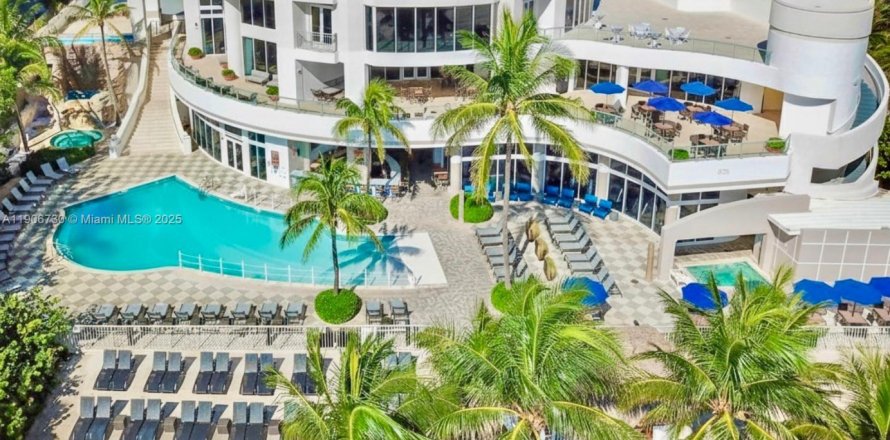 Кондоминиум с 1 спальней в Санни-Айлс-Бич, Флорида № 1963237