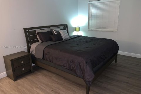 Adosado en alquiler en Hialeah, Florida, 1 dormitorio, 82.4 m2 № 2003182 - foto 5
