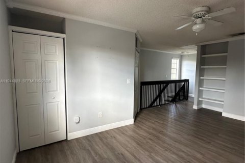 Снять в аренду таунхаус в Хайалиа, Флорида 1 спальня, 82.4м2, № 2003182 - фото 10