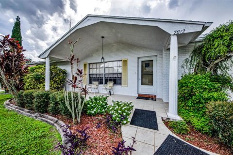 Casa en venta en New Port Richey, Florida, 3 dormitorios, 121.42 m2 № 1835838 - foto 2
