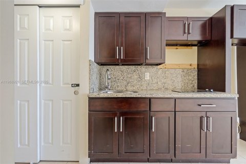 Condominio en venta en Sunny Isles Beach, Florida, 39.02 m2 № 2029981 - foto 8