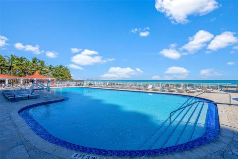 Condominio en venta en Sunny Isles Beach, Florida, 39.02 m2 № 2029981 - foto 18