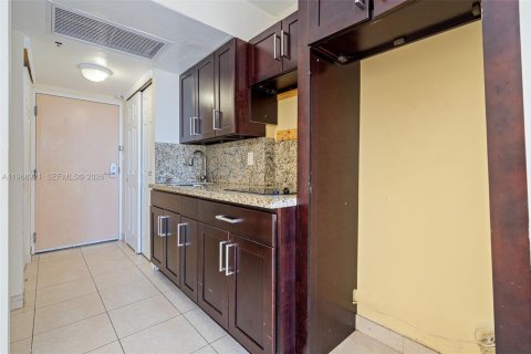 Condominio en venta en Sunny Isles Beach, Florida, 39.02 m2 № 2029981 - foto 7