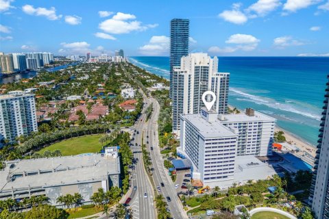 Condominio en venta en Sunny Isles Beach, Florida, 39.02 m2 № 2029981 - foto 24