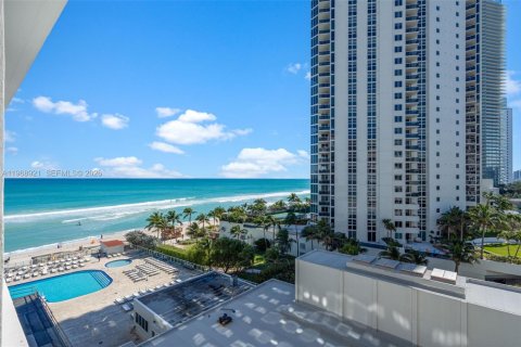 Condominio en venta en Sunny Isles Beach, Florida, 39.02 m2 № 2029981 - foto 16