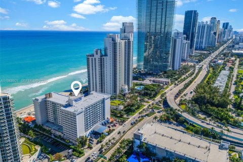 Condominio en venta en Sunny Isles Beach, Florida, 39.02 m2 № 2029981 - foto 23