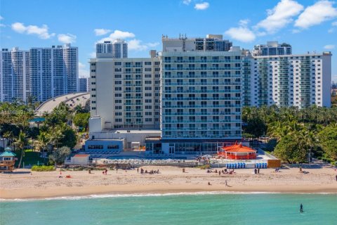 Condominio en venta en Sunny Isles Beach, Florida, 39.02 m2 № 2029981 - foto 21