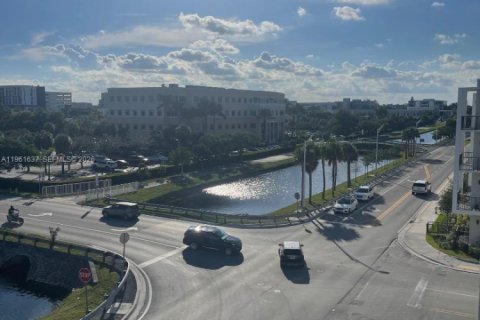 Купить кондоминиум в Дорал, Флорида 3 спальни, 104.42м2, № 2025829 - фото 16