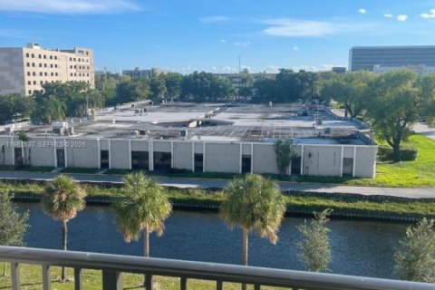 Купить кондоминиум в Дорал, Флорида 3 спальни, 104.42м2, № 2025829 - фото 18