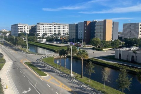 Купить кондоминиум в Дорал, Флорида 3 спальни, 104.42м2, № 2025829 - фото 17