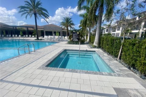 Купить кондоминиум в Дорал, Флорида 3 спальни, 104.42м2, № 2025829 - фото 28