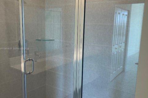 Купить кондоминиум в Дорал, Флорида 3 спальни, 104.42м2, № 2025829 - фото 20