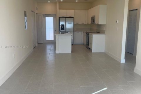 Купить кондоминиум в Дорал, Флорида 3 спальни, 104.42м2, № 2025829 - фото 4