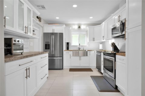 Villa ou maison à vendre à Coral Gables, Floride: 3 chambres, 153.29 m2 № 2082786 - photo 7