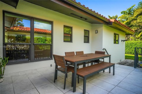 Villa ou maison à vendre à Coral Gables, Floride: 3 chambres, 153.29 m2 № 2082786 - photo 23