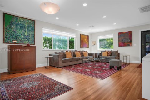 Villa ou maison à vendre à Coral Gables, Floride: 3 chambres, 153.29 m2 № 2082786 - photo 4