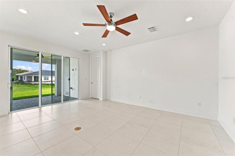 Villa ou maison à vendre à Wesley Chapel, Floride: 2 chambres, 155.52 m2 № 2284033 - photo 11