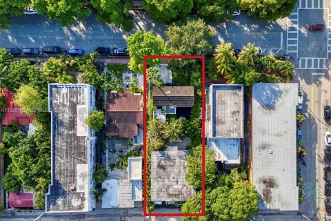 Купить коммерческую недвижимость в Майами-Бич, Флорида 163.51м2, № 1988282 - фото 3