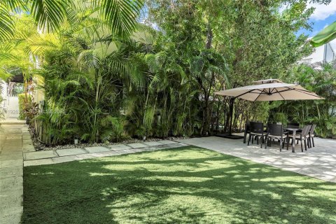 Купить коммерческую недвижимость в Майами-Бич, Флорида 163.51м2, № 1988282 - фото 30