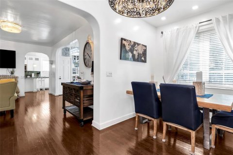 Купить коммерческую недвижимость в Майами-Бич, Флорида 163.51м2, № 1988282 - фото 14