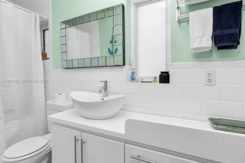 Купить коммерческую недвижимость в Майами-Бич, Флорида 163.51м2, № 1988282 - фото 20