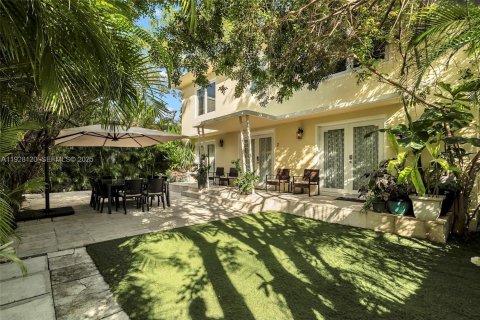 Купить коммерческую недвижимость в Майами-Бич, Флорида 163.51м2, № 1988282 - фото 23