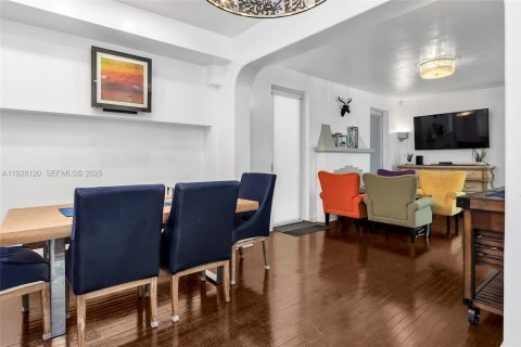 Купить коммерческую недвижимость в Майами-Бич, Флорида 163.51м2, № 1988282 - фото 15