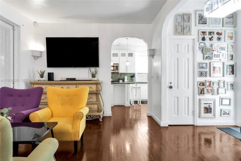 Купить коммерческую недвижимость в Майами-Бич, Флорида 163.51м2, № 1988282 - фото 13