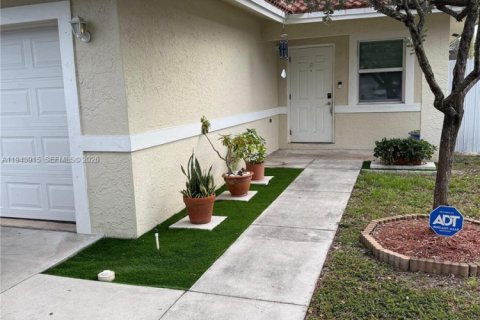 Casa en venta en Fort Lauderdale, Florida, 3 dormitorios, 144 m2 № 2001012 - foto 12