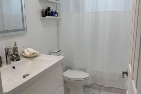 Casa en venta en Fort Lauderdale, Florida, 3 dormitorios, 144 m2 № 2001012 - foto 21
