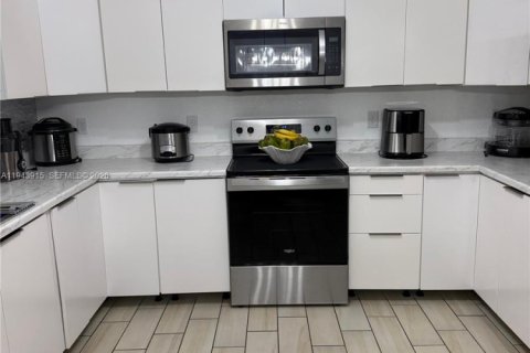 Casa en venta en Fort Lauderdale, Florida, 3 dormitorios, 144 m2 № 2001012 - foto 17