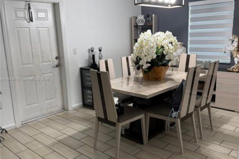 Casa en venta en Fort Lauderdale, Florida, 3 dormitorios, 144 m2 № 2001012 - foto 16