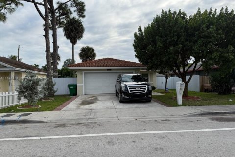Casa en venta en Fort Lauderdale, Florida, 3 dormitorios, 144 m2 № 2001012 - foto 5