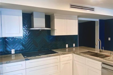 Снять в аренду кондоминиум в Майами-Бич, Флорида 4 спальни, 266.91м2, № 2044536 - фото 7