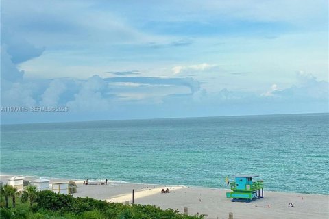 Снять в аренду кондоминиум в Майами-Бич, Флорида 4 спальни, 266.91м2, № 2044536 - фото 22