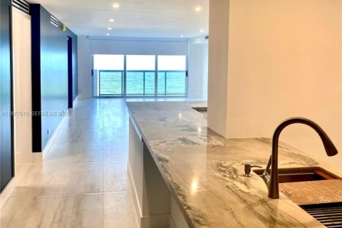 Снять в аренду кондоминиум в Майами-Бич, Флорида 4 спальни, 266.91м2, № 2044536 - фото 4