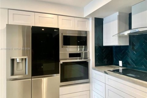 Снять в аренду кондоминиум в Майами-Бич, Флорида 4 спальни, 266.91м2, № 2044536 - фото 5