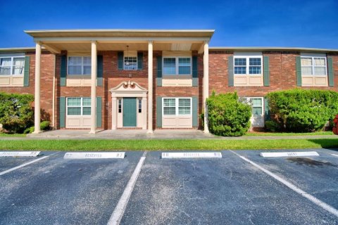 Condo in Lakeland, Florida, 2 bedrooms  № 1873505 - photo 1