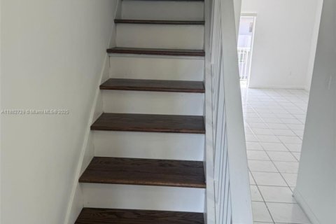 Condominio en venta en Hialeah, Florida, 2 dormitorios, 95.13 m2 № 1978117 - foto 8