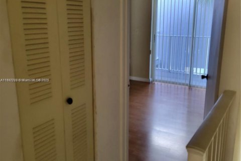 Condominio en venta en Hialeah, Florida, 2 dormitorios, 95.13 m2 № 1978117 - foto 13