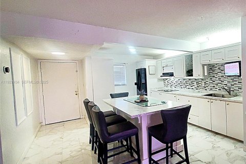 Condominio en venta en Sunrise, Florida, 2 dormitorios, 99.78 m2 № 2076853 - foto 24