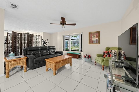 Villa ou maison à vendre à Saint Lucie, Floride: 3 chambres, 150.32 m2 № 2361442 - photo 5