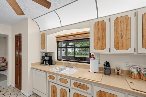Villa ou maison à vendre à Saint Lucie, Floride: 3 chambres, 150.32 m2 № 2361442 - photo 10