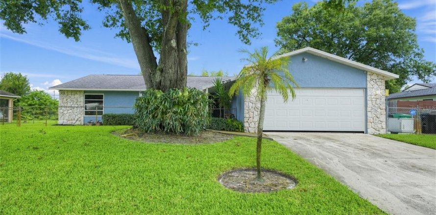 Villa ou maison à PORT ST LUCIE à Saint Lucie, Floride 3 chambres, 150.32 m2 № 2361442
