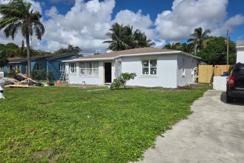 Купить виллу или дом в Форт-Лодердейл, Флорида 3 спальни, 107.3м2, № 1991205 - фото 1