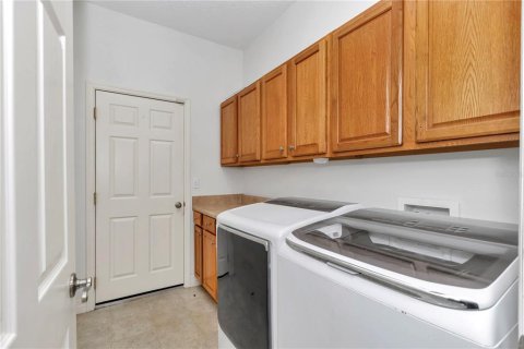 House in Ocala, Florida 3 bedrooms, 214.79 sq.m. № 1644337 - photo 19